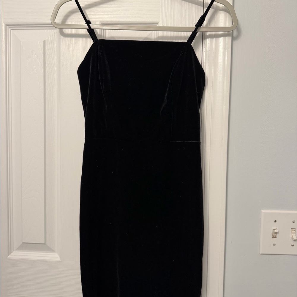 Chic Black Midi Dress